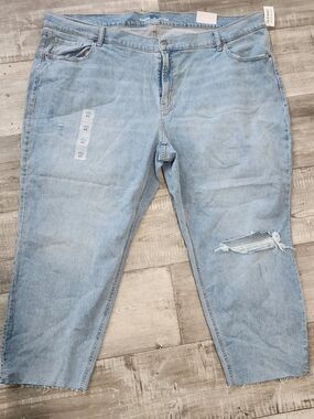 Light Wash Distressed Women’s Jeans - Relaxed Fit Old Navy